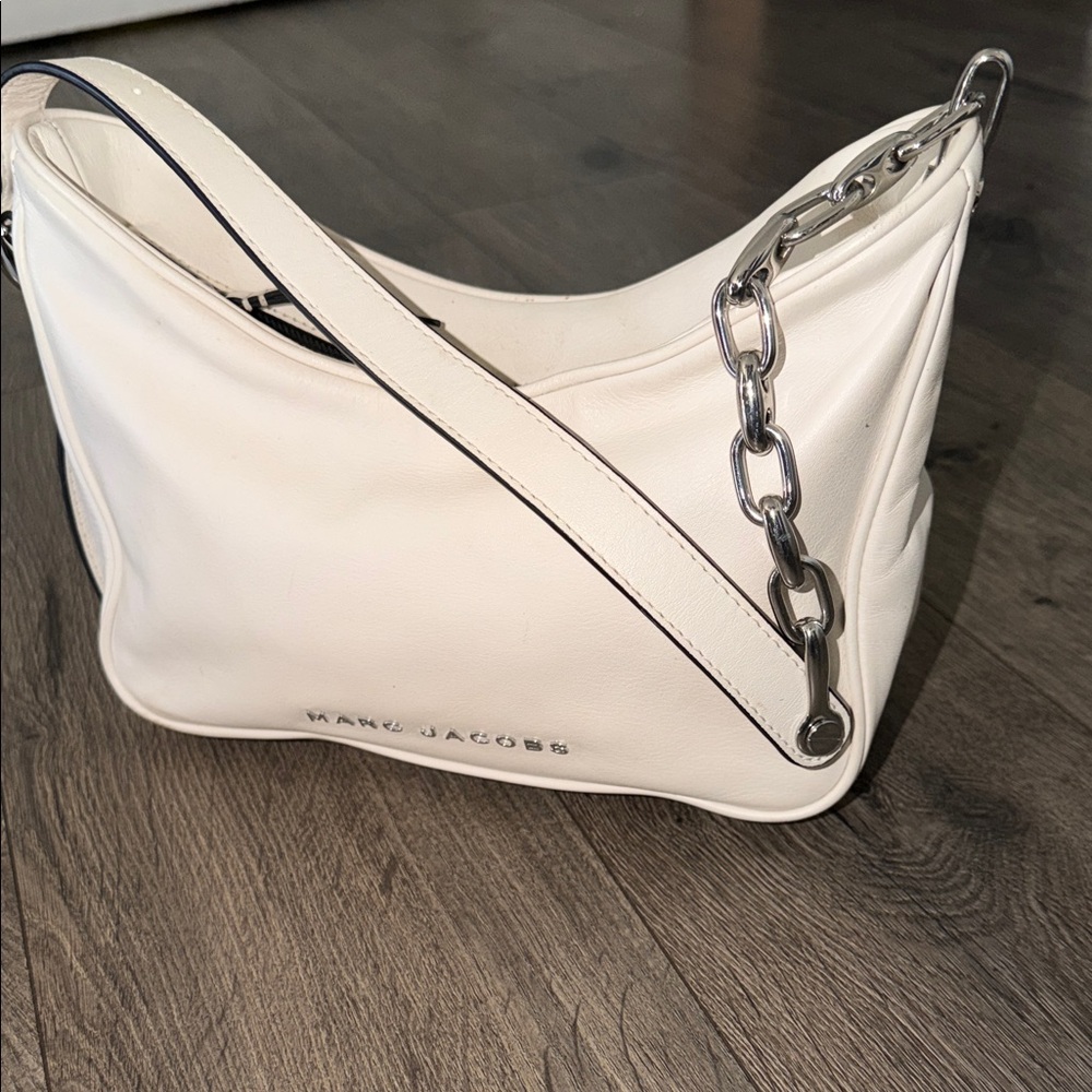 Marc Jacobs Tempo Baguette White  Leather Shoulder Bag with Silver Chain